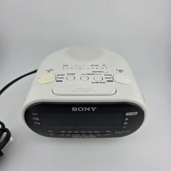 Sony Dream Machine ICF-C318 White‎ Plastic Digital AM/FM Dual Alarm Clock Radio - Picture 2 of 10